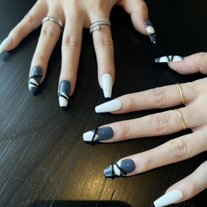 Chic Grey & White Abstract Line Press On Nails - Momenails