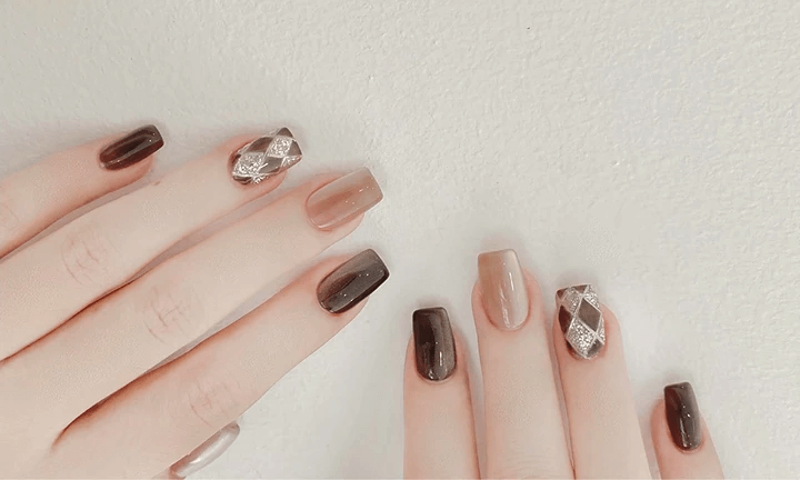 Momenails home page